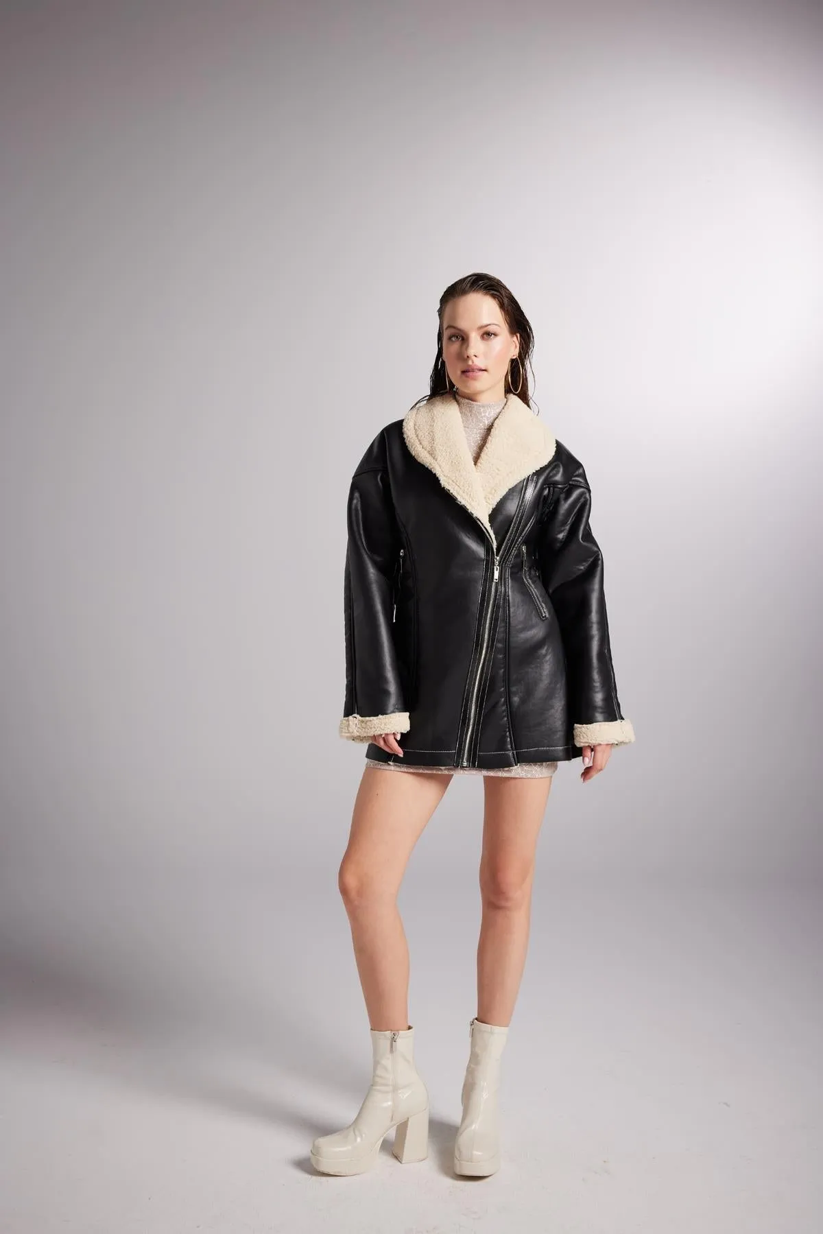 Monero Sleeve and Collar Detailed Coat Black