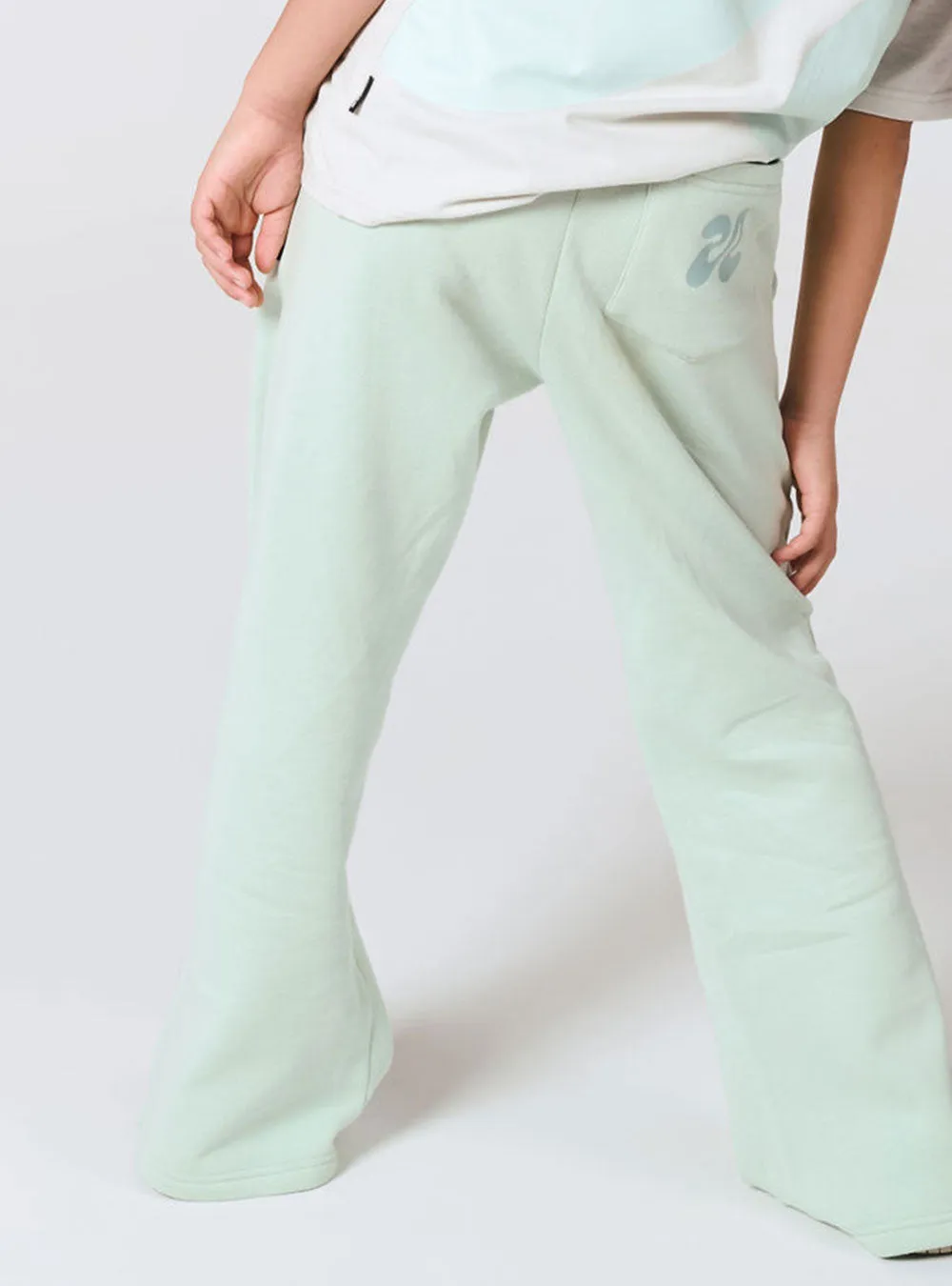 Women's It's A Vibe Flared Pants Mint